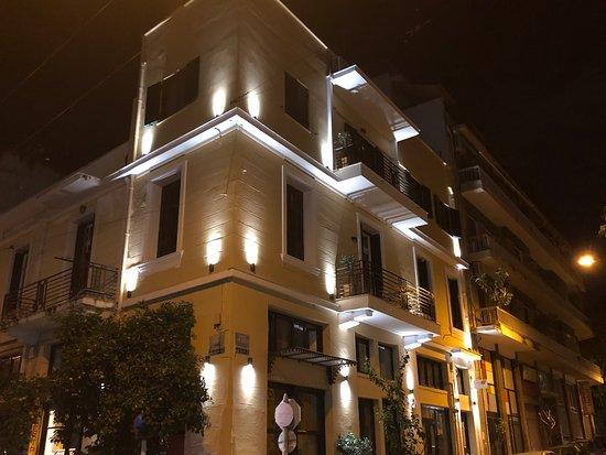 Neratzia Cafe Bistro